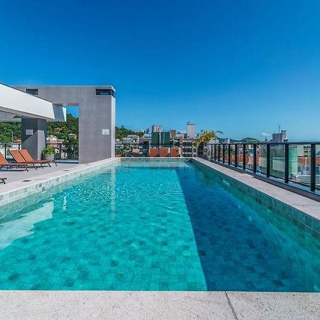 Adra 106 - Apartamento no centro de Bombinhas - Rooftop com piscina e academia - À poucos metros da praia Esterno foto