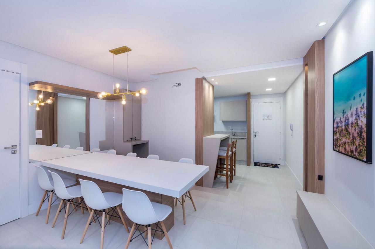 Adra 106 - Apartamento no centro de Bombinhas - Rooftop com piscina e academia - À poucos metros da praia Esterno foto