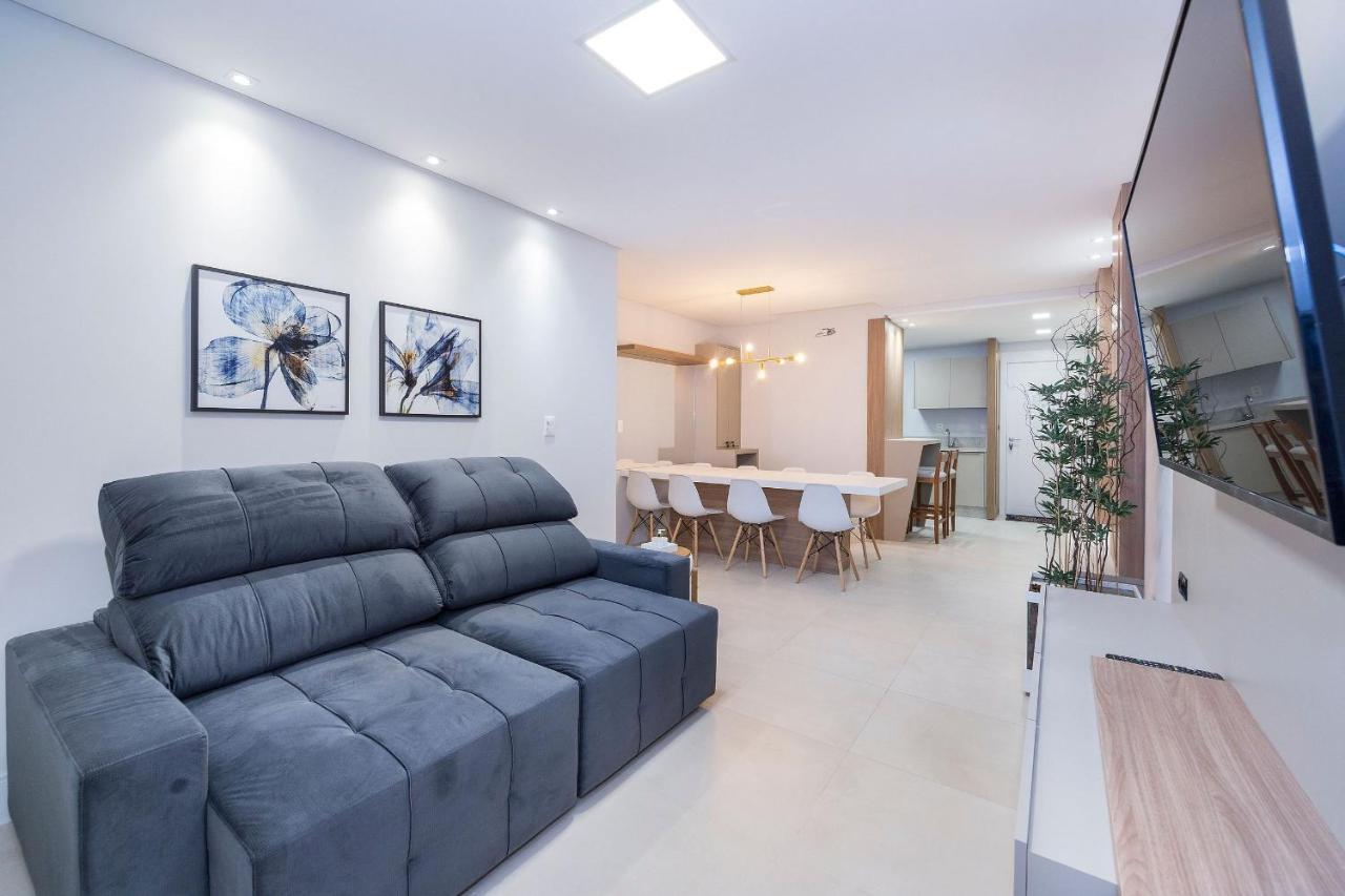 Adra 106 - Apartamento no centro de Bombinhas - Rooftop com piscina e academia - À poucos metros da praia Esterno foto