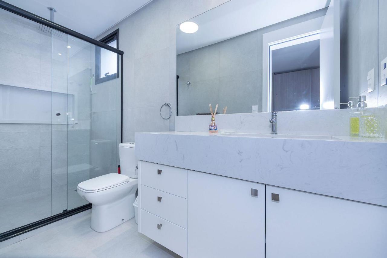 Adra 106 - Apartamento no centro de Bombinhas - Rooftop com piscina e academia - À poucos metros da praia Esterno foto