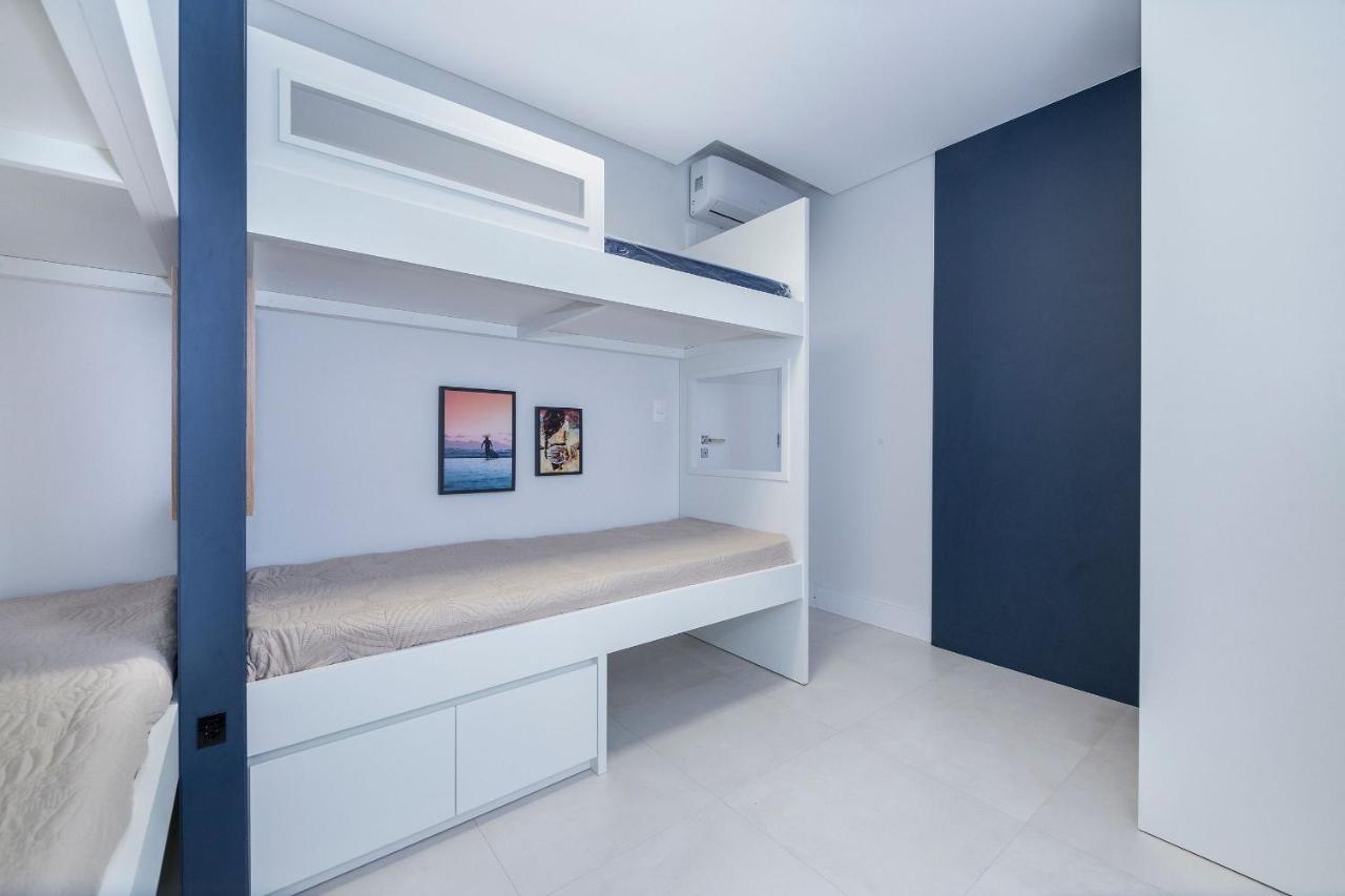 Adra 106 - Apartamento no centro de Bombinhas - Rooftop com piscina e academia - À poucos metros da praia Esterno foto