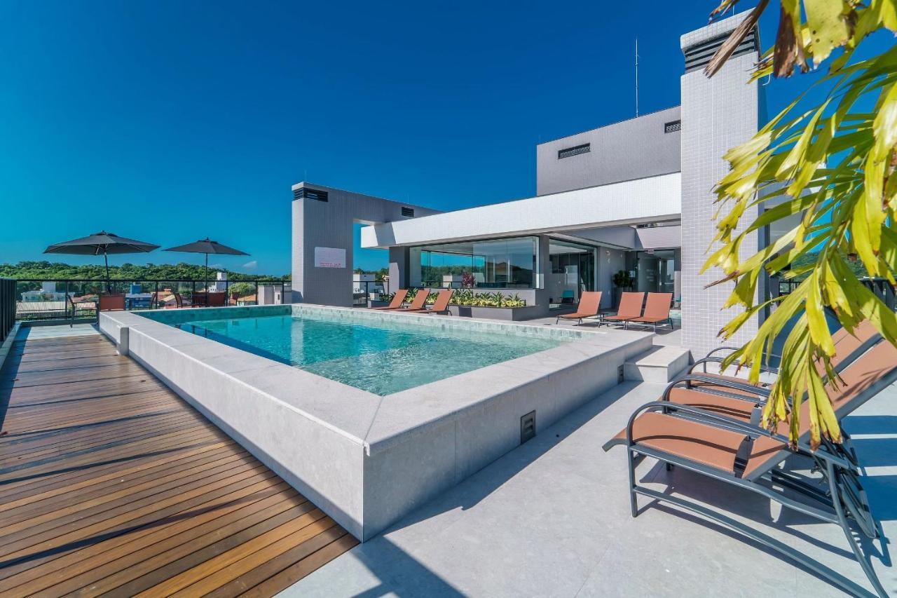 Adra 106 - Apartamento no centro de Bombinhas - Rooftop com piscina e academia - À poucos metros da praia Esterno foto