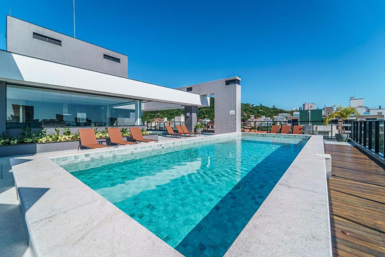 Adra 106 - Apartamento no centro de Bombinhas - Rooftop com piscina e academia - À poucos metros da praia Esterno foto